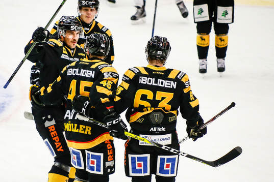 Skellefteås Oscar Möller jublar