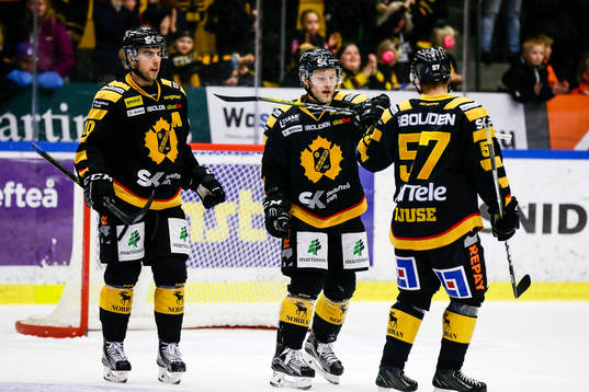 Skellefteås Oscar Möller jublar