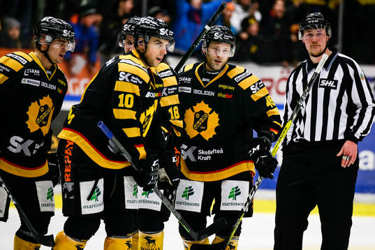 Skellefteås Oscar Möller jublar