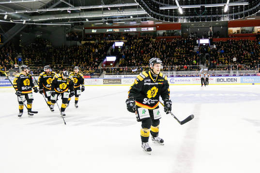 Skellefteås Oscar Möller jublar