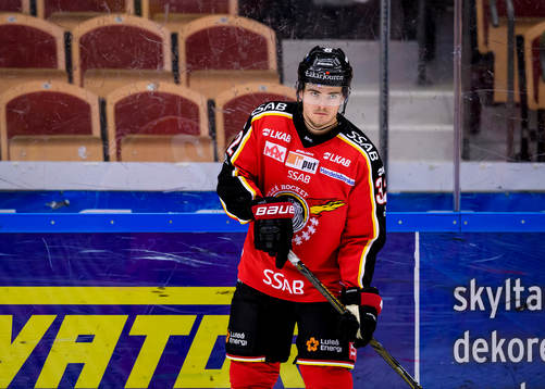 Luleås Oscar Engsund på uppvärmningen