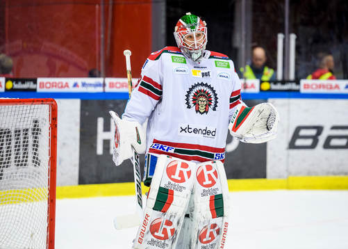 Frölundas målvakt Dan Bakala jublar
