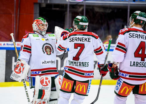 Frölundas målvakt Dan Bakala jublar