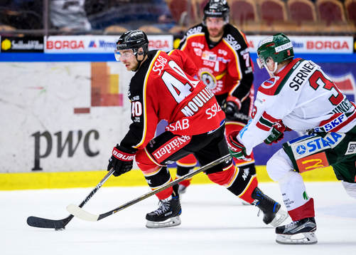Luleås Kael Mouillierat med pucken