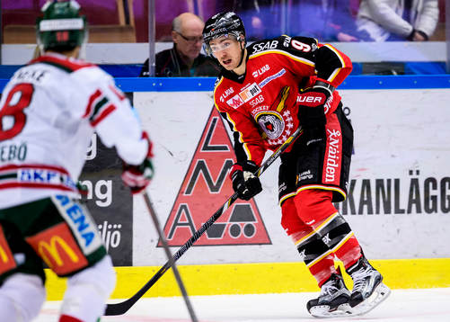 Luleås Johan Forsberg med pucken