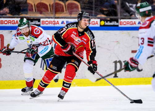 Luleås Andreas Falk med pucken
