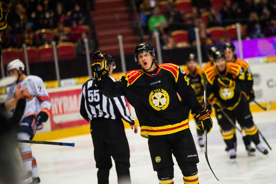 Brynäs Oskar Lindblom jublar