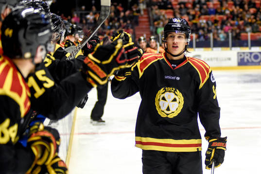 Brynäs Oskar Lindblom jublar