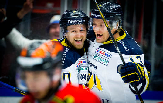 s Oscar Sundh jublar med Ted Brithén