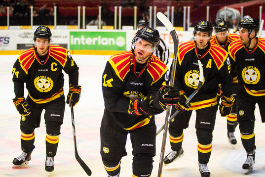 Brynäs Daniel Paille jublar