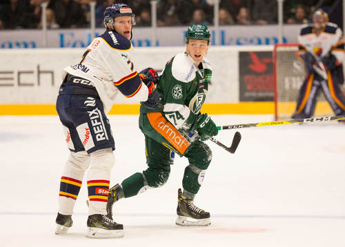 Djurgårdens Emil Johansson och Färjestads Rasmus Asplund