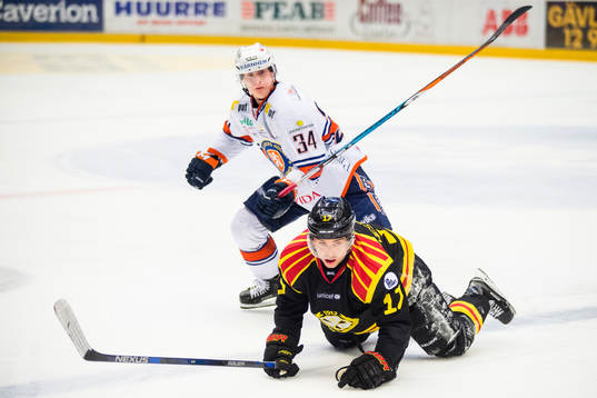 Brynäs Pathrik Westerholm och Växjös Olli Palola