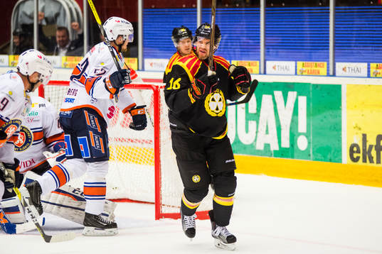 Brynäs Daniel Paille jublar