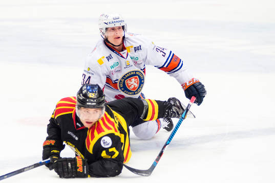 Brynäs Pathrik Westerholm och Växjös Olli Palola