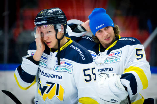 s Andreas Borgman och målvakt Fredrik Pettersson-Wentzel