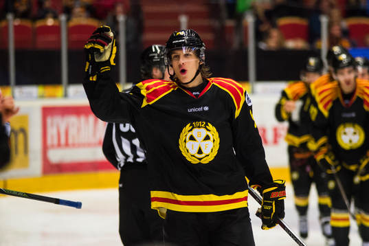 Brynäs Oskar Lindblom jublar