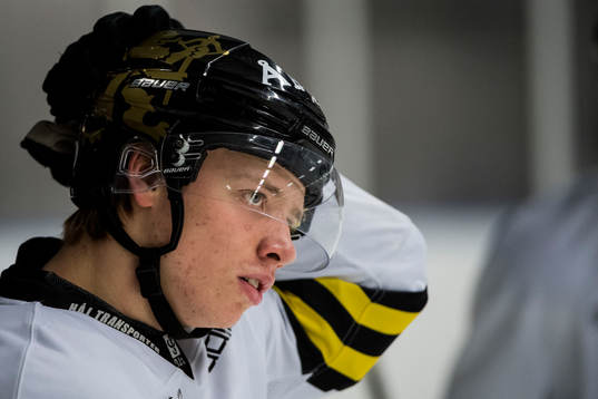 s Jesper Bratt