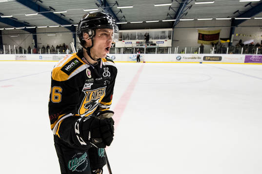 Panterns Erik Nyström jublar