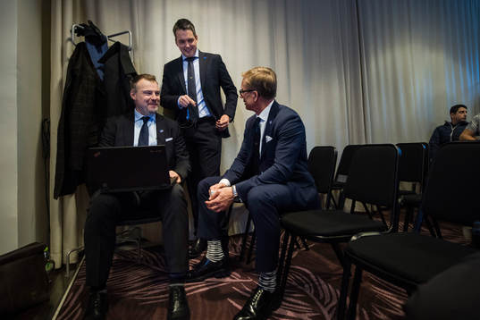 Förbundskapten Rikard Grönborg, Tomas Montén och General