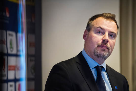 Förbundskapten Rikard Grönborg presenterar truppen till
