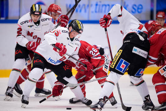 Modos David Rundqvist tekar mot Timrås Anton Kalte