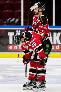 Malmö Redhawks Rhett Rakhshani och Noah Welch deppar