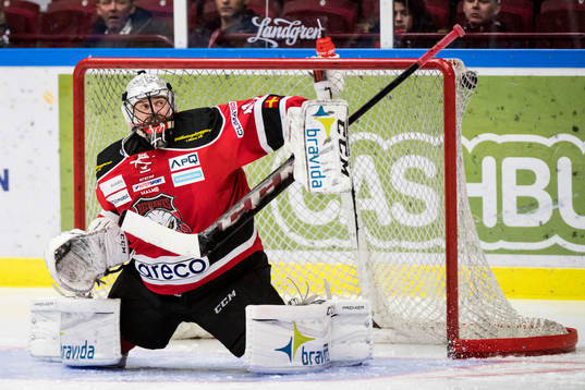 Malmö Redhawks målvakt Cristopher Nihlstorp släpper in