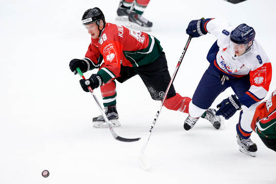 Frölundas Simon Hjalmarsson och Linköpings Anton Karlsson