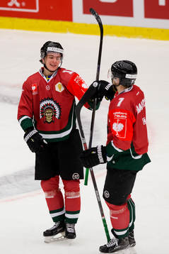 Frölundas Victor Olofsson jublar ihop med Henrik Tömmernes