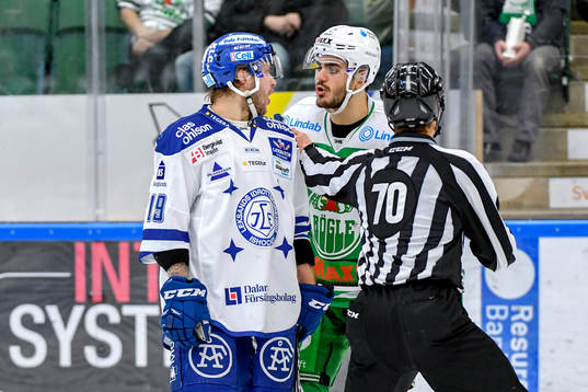 Rögles Almen Bibic är framme och bråkar med Leksands