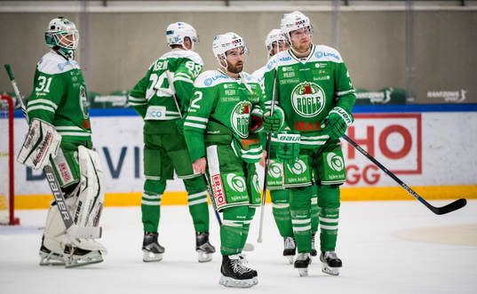 Rögles Jack Connolly, målvakt Lars Volden och Ludvig