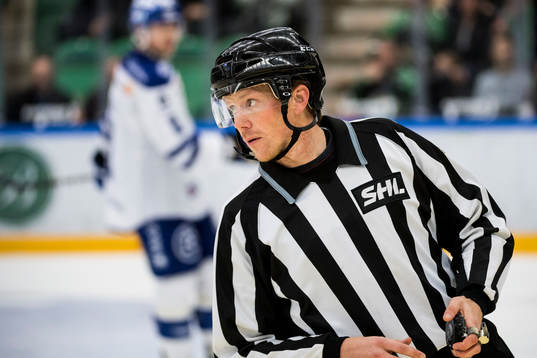 Linjedomare Henrik Pihlblad
