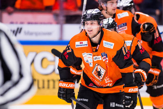 Karlskronas Joel Kellman jublar