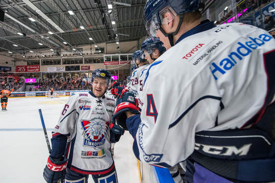 Linköpings Niklas Fogström jublar