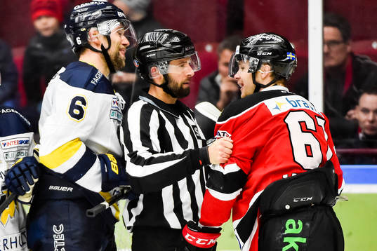 s Christoffer Persson och Malmö Redhawks Nicklas Jadeland