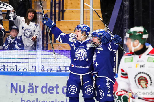 Leksands Isak Skedung och Rickard Hugg jublar