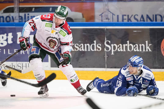 Leksands Jon Knuts och Frölundas Patrik Carlsson  i