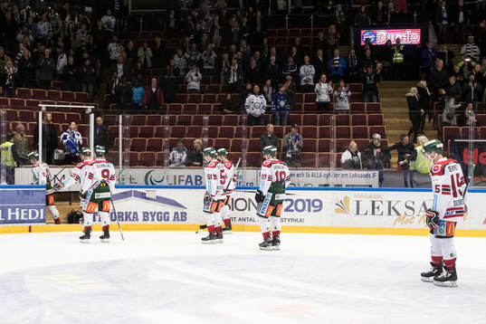 Frölundas spelare deppar i ishockeymatchen i SHL mellan