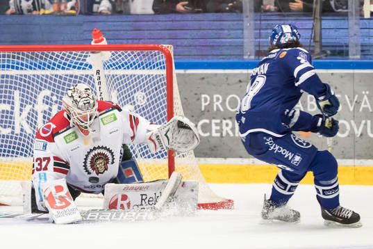 chans för Leksands William Wikman räddning av Frölundas