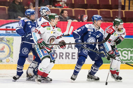 Leksands Rickard Hugg och Joe Piskula och Frölundas Patrik
