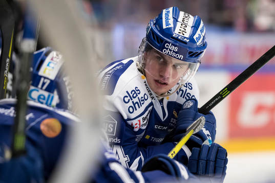 Leksands Oskar Lang  i ishockeymatchen i SHL mellan Leksand