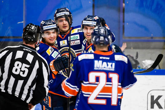 Växjös spelare jublar