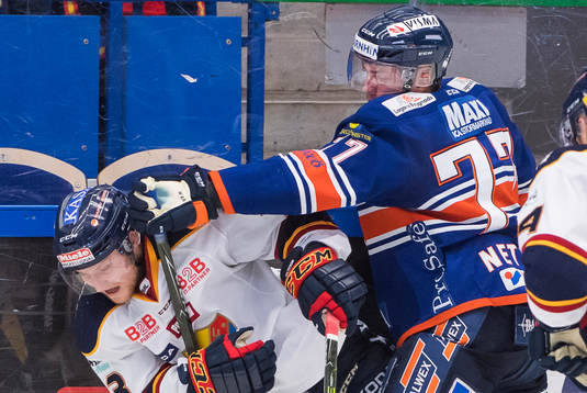 Växjös Pontus Netterberg och Djurgårdens Linus Hultström