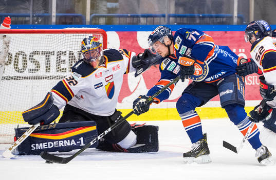 Djurgårdens målvakt Mikael Tellqvist och Växjös Pontus