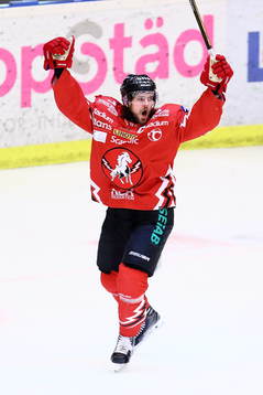 Vita Hästens Henrik Bankelius jublar
