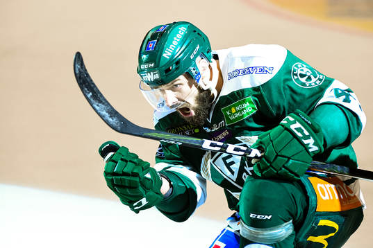Färjestads Milan Gulas jublar
