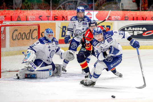 Djurgårdens Daniel Brodin och Leksands Tobias Forsberg och
