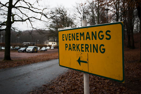 En skylt med texten evenemangsparkering