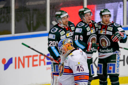 Växjös målvakt Viktor Andrén deppar