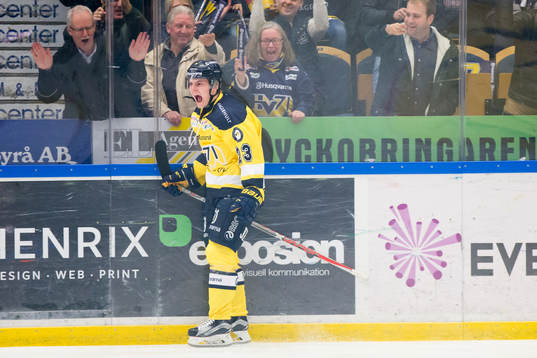 s Lias Andersson jublar